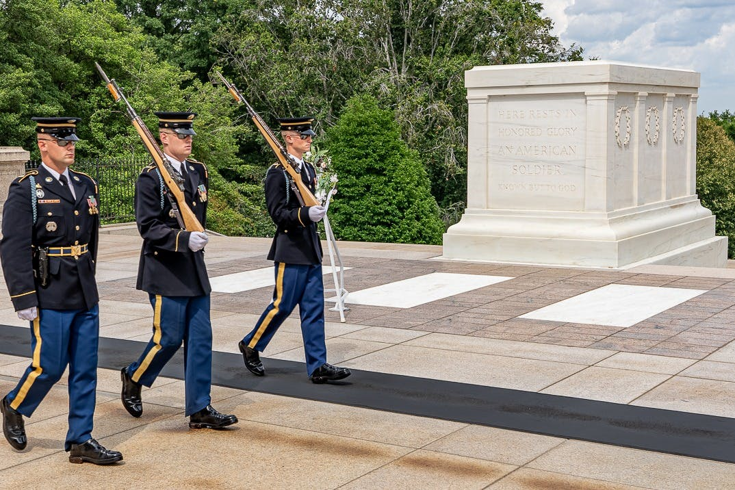 Arlington National Cemetery: Guided Walking Tour + Changing of the Guard - Photo 1 of 7